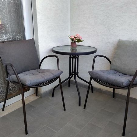 City Center Cute And Comfy Apartment - Ajia Apartments Tirana Esterno foto