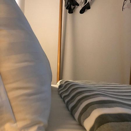 City Center Cute And Comfy Apartment - Ajia Apartments Tirana Esterno foto
