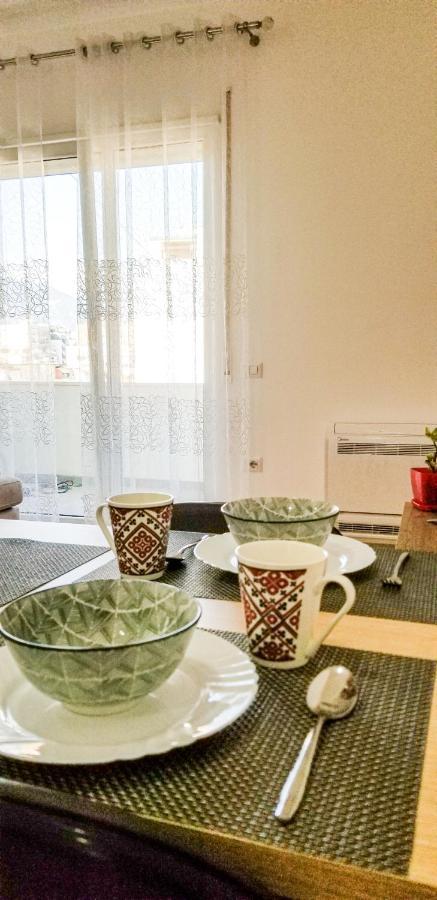 City Center Cute And Comfy Apartment - Ajia Apartments Tirana Esterno foto