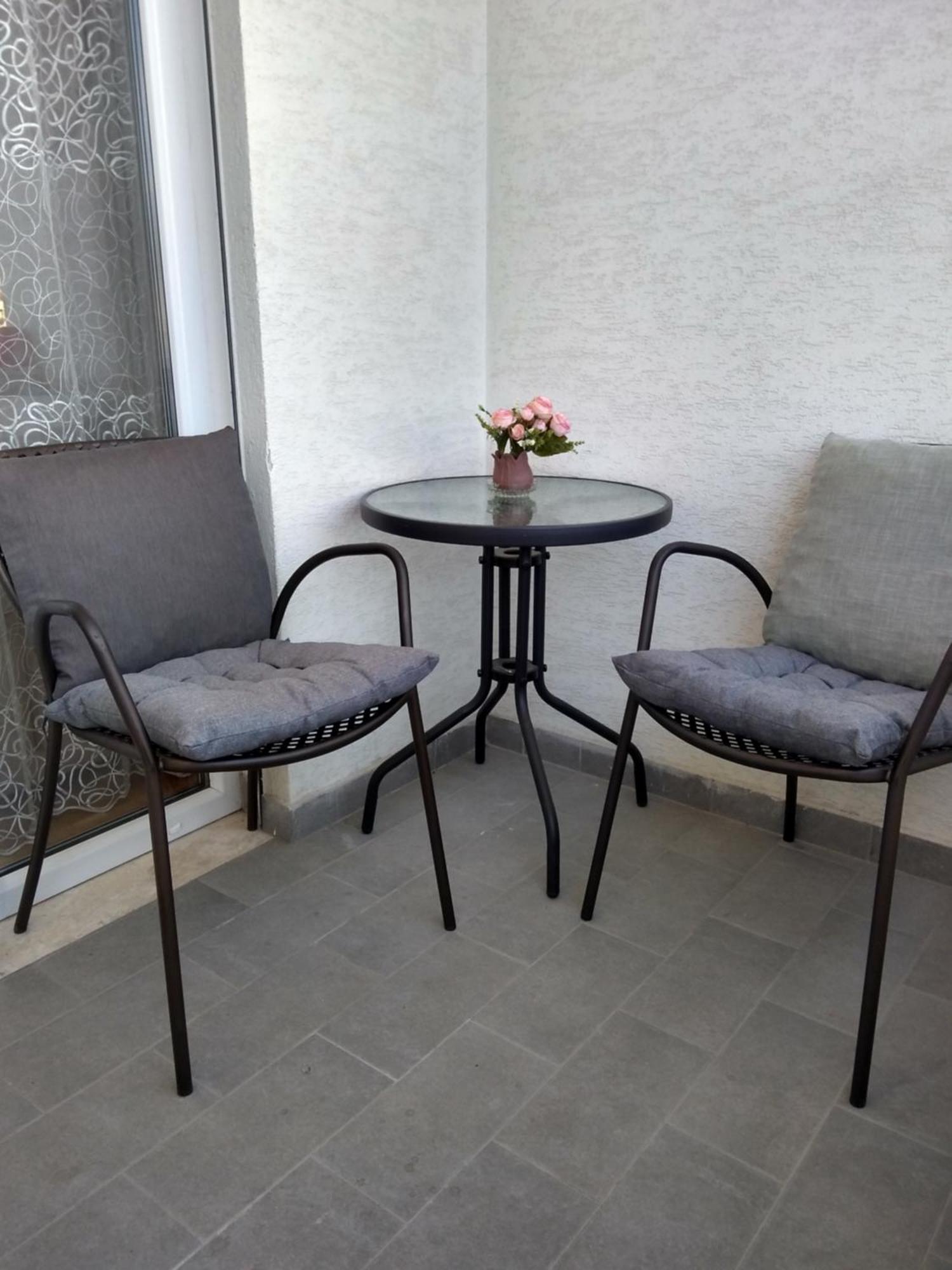 City Center Cute And Comfy Apartment - Ajia Apartments Tirana Esterno foto